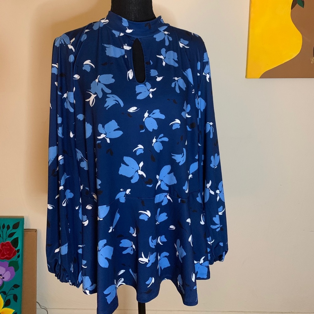 Keyhole Mock Neck Peplum Top